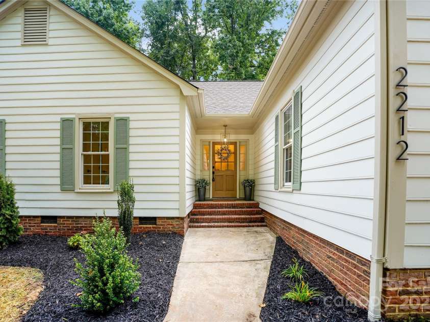 2212 Pinebrook Circle, Charlotte, NC 28208.  MLS# CAR4273995, YatesRealty ID 25685. 