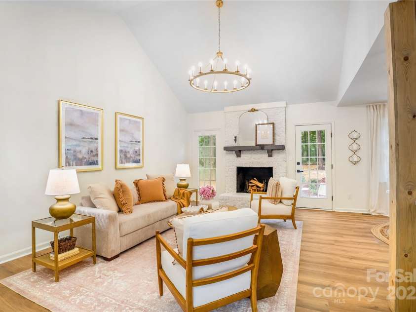 2212 Pinebrook Circle, Charlotte, NC 28208.  MLS# CAR4273995, YatesRealty ID 25685. 