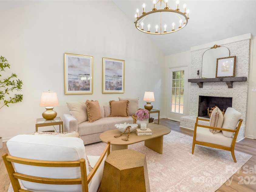 2212 Pinebrook Circle, Charlotte, NC 28208.  MLS# CAR4273995, YatesRealty ID 25685. 