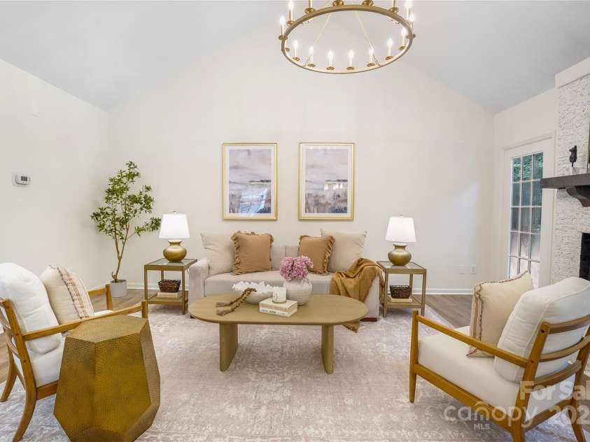 2212 Pinebrook Circle, Charlotte, NC 28208.  MLS# CAR4273995, YatesRealty ID 25685. 