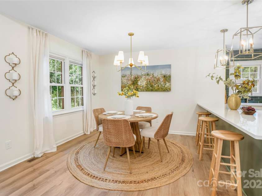 2212 Pinebrook Circle, Charlotte, NC 28208.  MLS# CAR4273995, YatesRealty ID 25685. 