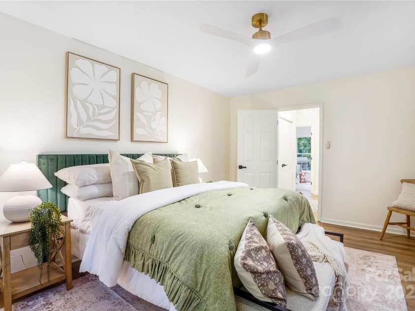 2212 Pinebrook Circle, Charlotte, NC 28208.  MLS# CAR4273995, YatesRealty ID 25685. 