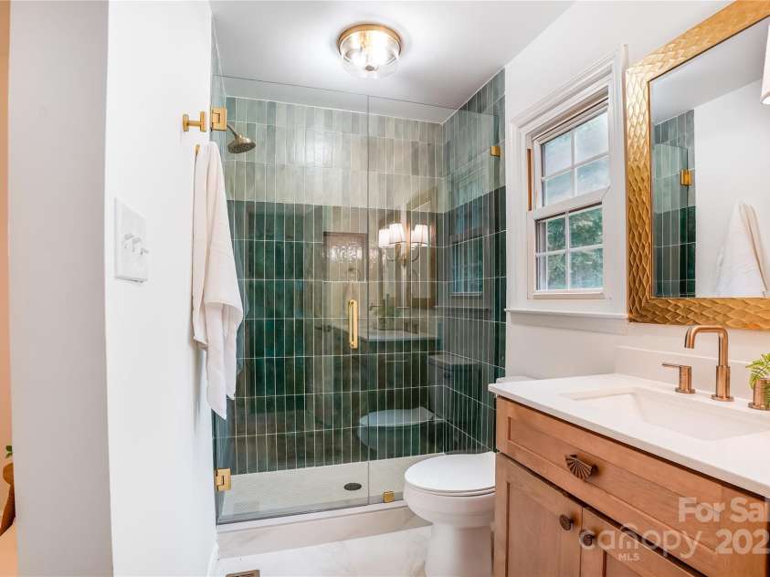 2212 Pinebrook Circle, Charlotte, NC 28208.  MLS# CAR4273995, YatesRealty ID 25685. 