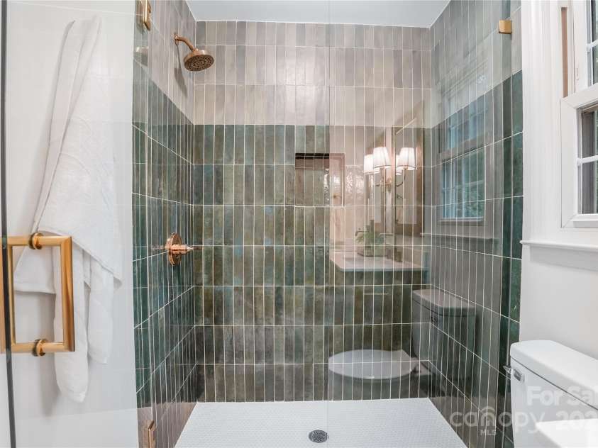 2212 Pinebrook Circle, Charlotte, NC 28208.  MLS# CAR4273995, YatesRealty ID 25685. 