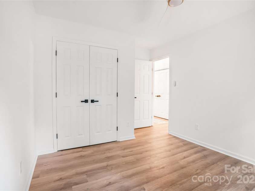 2212 Pinebrook Circle, Charlotte, NC 28208.  MLS# CAR4273995, YatesRealty ID 25685. 