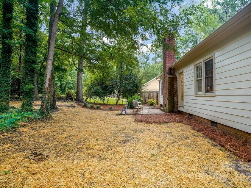 2212 Pinebrook Circle, Charlotte, NC 28208.  MLS# CAR4273995, YatesRealty ID 25685. 