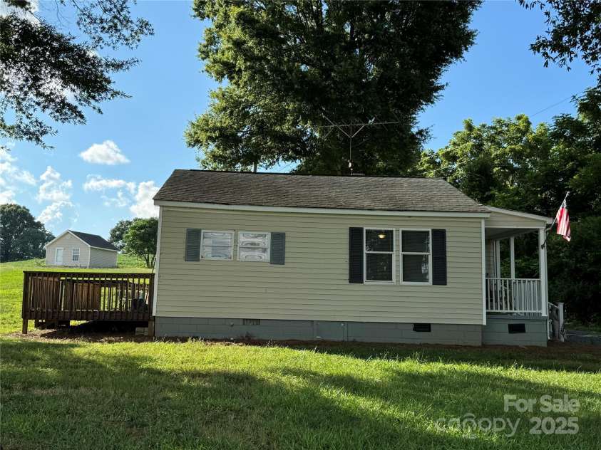 20435 Saint Martin Road, Albemarle, NC 28001.  MLS# CAR4277692, YatesRealty ID 25686. 