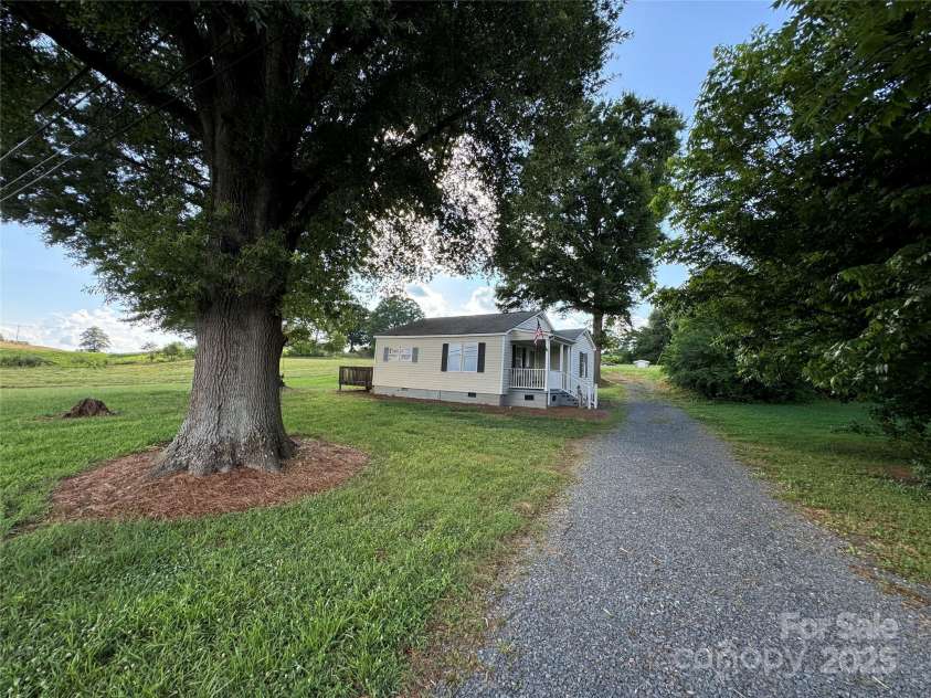 20435 Saint Martin Road, Albemarle, NC 28001.  MLS# CAR4277692, YatesRealty ID 25686. 