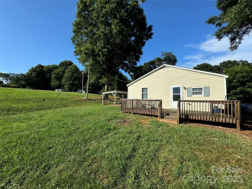 20435 Saint Martin Road, Albemarle, NC 28001.  MLS# CAR4277692, YatesRealty ID 25686. 