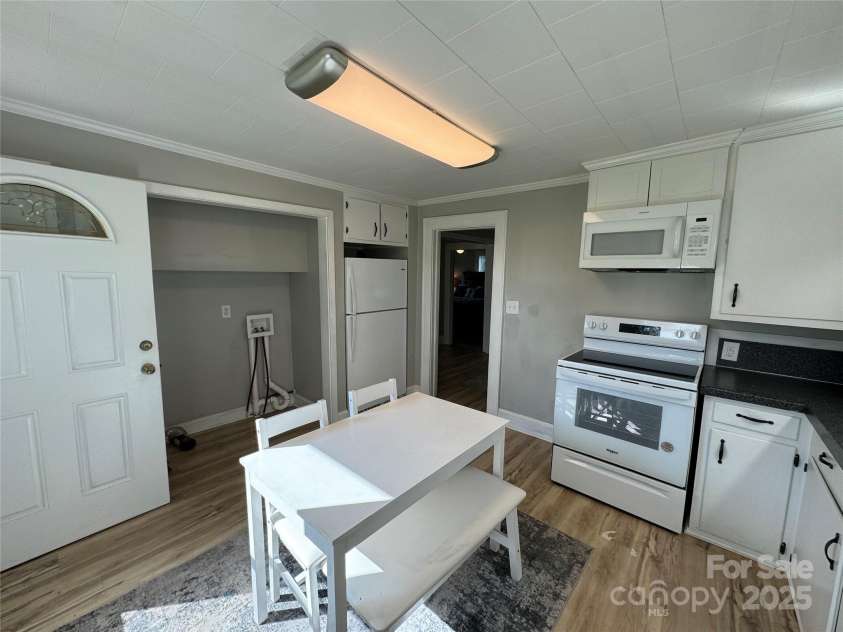 20435 Saint Martin Road, Albemarle, NC 28001.  MLS# CAR4277692, YatesRealty ID 25686. Kitchen