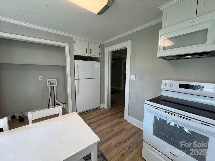 20435 Saint Martin Road, Albemarle, NC 28001.  MLS# CAR4277692, YatesRealty ID 25686. Kitchen