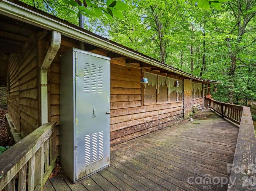 260 Cherrywood Lane, Sharon, SC 29742.  MLS# CAR4383305, YatesRealty ID 25686. 