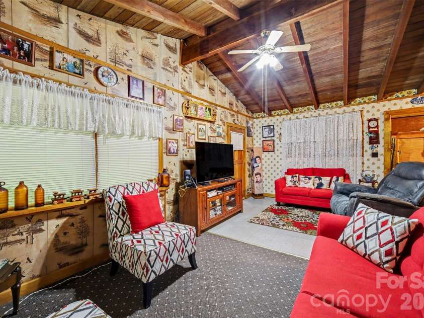 260 Cherrywood Lane, Sharon, SC 29742.  MLS# CAR4383305, YatesRealty ID 25686. 