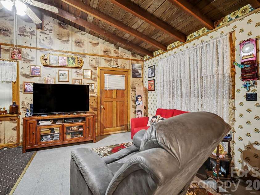260 Cherrywood Lane, Sharon, SC 29742.  MLS# CAR4383305, YatesRealty ID 25686. 