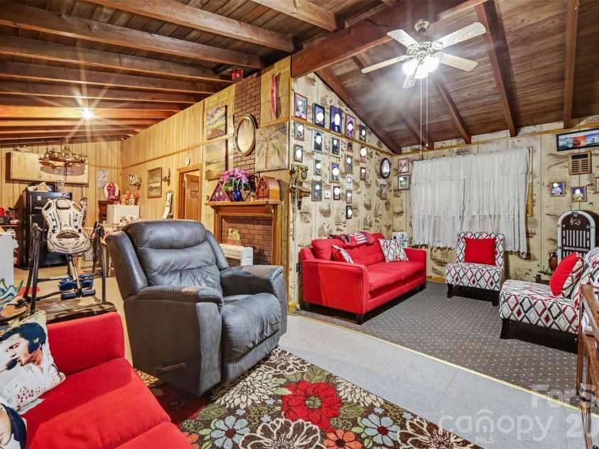 260 Cherrywood Lane, Sharon, SC 29742.  MLS# CAR4383305, YatesRealty ID 25686. 