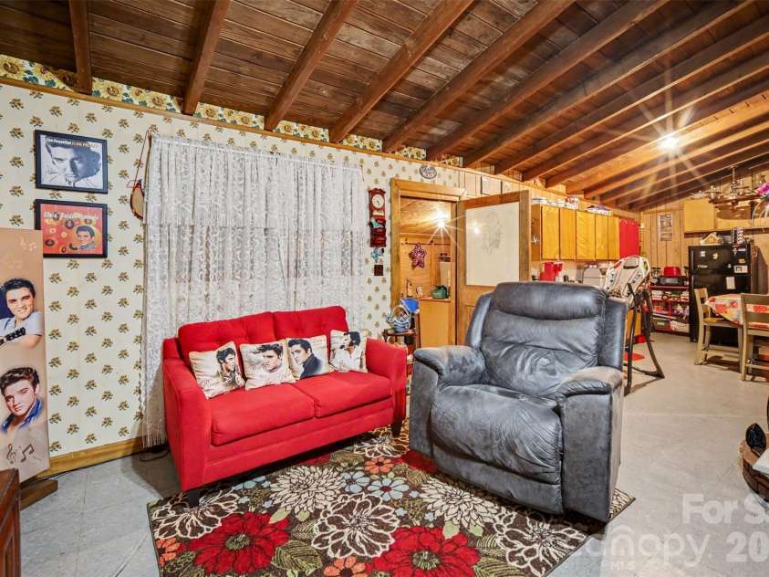 260 Cherrywood Lane, Sharon, SC 29742.  MLS# CAR4383305, YatesRealty ID 25686. 