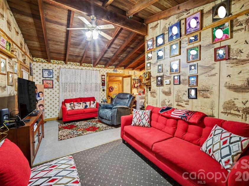 260 Cherrywood Lane, Sharon, SC 29742.  MLS# CAR4383305, YatesRealty ID 25686. 