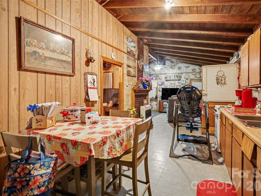 260 Cherrywood Lane, Sharon, SC 29742.  MLS# CAR4383305, YatesRealty ID 25686. 