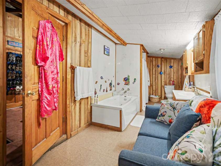 260 Cherrywood Lane, Sharon, SC 29742.  MLS# CAR4383305, YatesRealty ID 25686. 