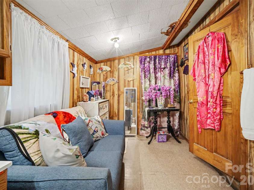 260 Cherrywood Lane, Sharon, SC 29742.  MLS# CAR4383305, YatesRealty ID 25686. 