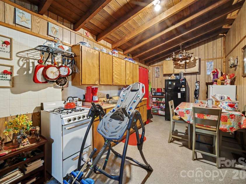 260 Cherrywood Lane, Sharon, SC 29742.  MLS# CAR4383305, YatesRealty ID 25686. 