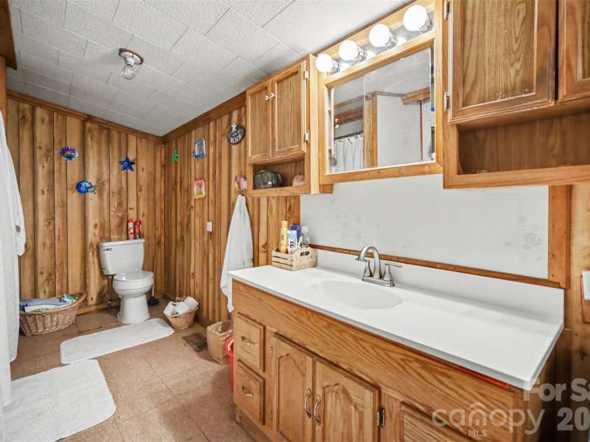 260 Cherrywood Lane, Sharon, SC 29742.  MLS# CAR4383305, YatesRealty ID 25686. 