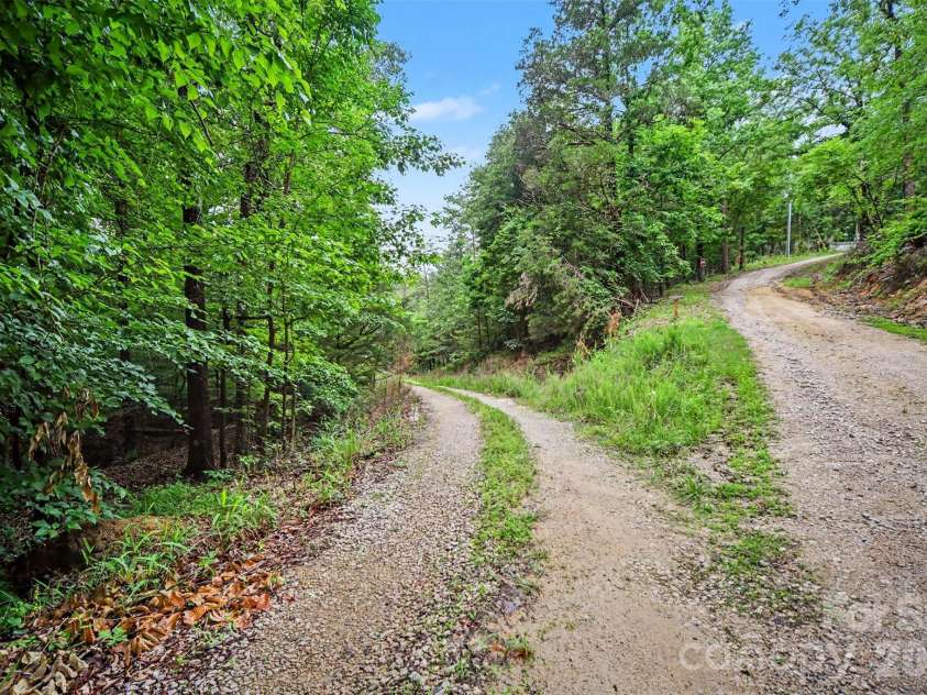 260 Cherrywood Lane, Sharon, SC 29742.  MLS# CAR4383305, YatesRealty ID 25686. 