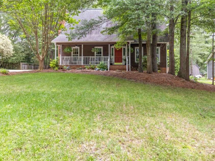 3092 Hitching Post Lane, Rock Hill, SC 29732.  MLS# CAR4270505, YatesRealty ID 25687. 