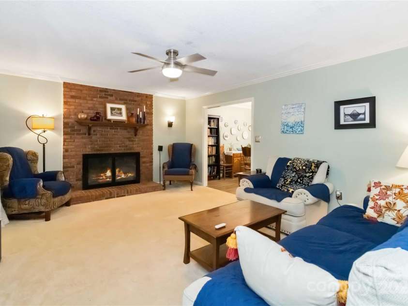 3092 Hitching Post Lane, Rock Hill, SC 29732.  MLS# CAR4270505, YatesRealty ID 25687. 