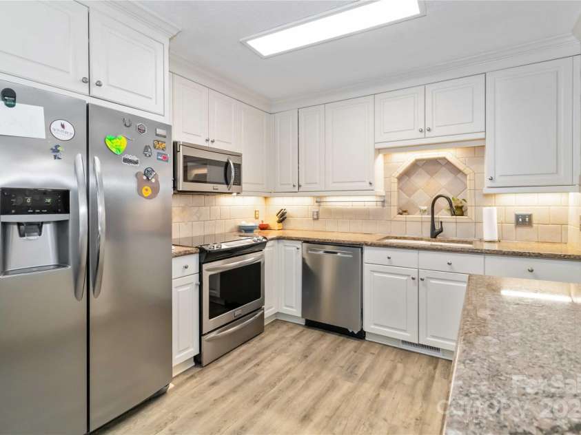 3092 Hitching Post Lane, Rock Hill, SC 29732.  MLS# CAR4270505, YatesRealty ID 25687. 