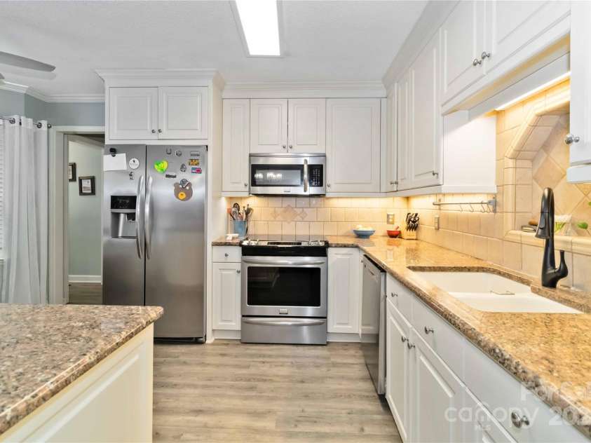 3092 Hitching Post Lane, Rock Hill, SC 29732.  MLS# CAR4270505, YatesRealty ID 25687. 