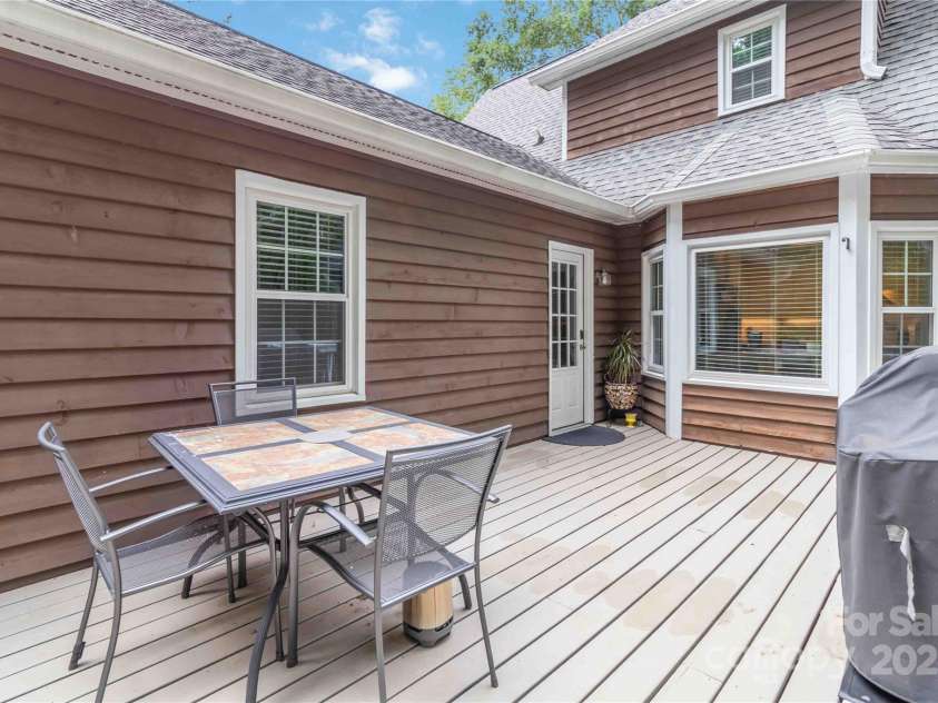 3092 Hitching Post Lane, Rock Hill, SC 29732.  MLS# CAR4270505, YatesRealty ID 25687. 
