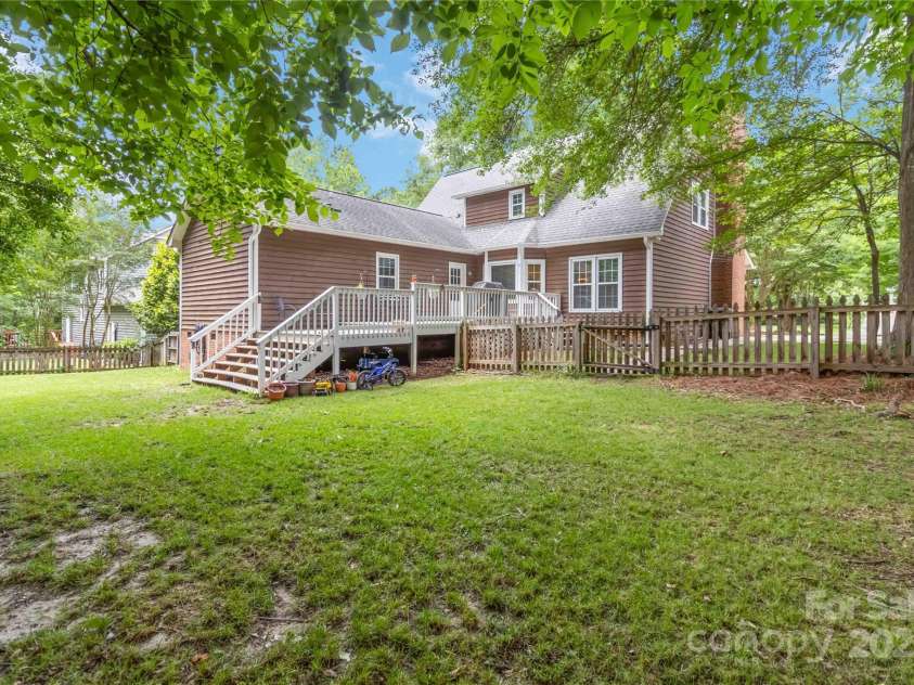 3092 Hitching Post Lane, Rock Hill, SC 29732.  MLS# CAR4270505, YatesRealty ID 25687. 