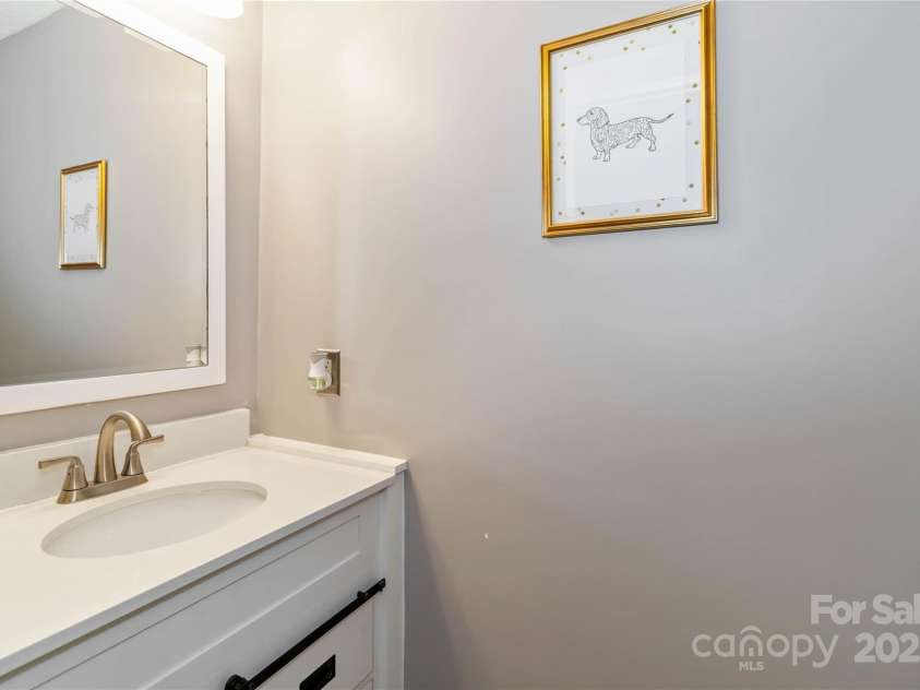 3092 Hitching Post Lane, Rock Hill, SC 29732.  MLS# CAR4270505, YatesRealty ID 25687. Half Bath