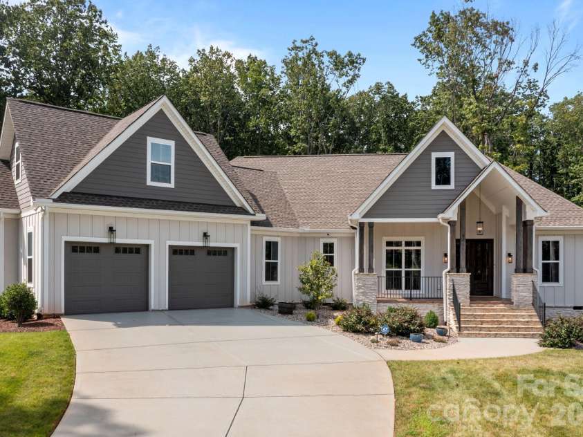 4465 Brancer Lane, Lincolnton, NC 28092.  MLS# CAR4384335, YatesRealty ID 25687. 