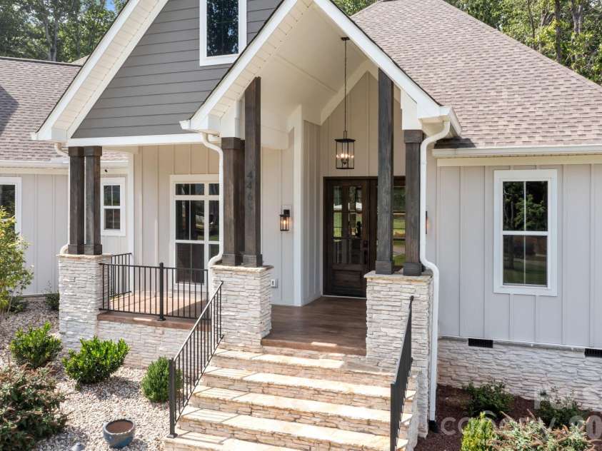 4465 Brancer Lane, Lincolnton, NC 28092.  MLS# CAR4384335, YatesRealty ID 25687. 