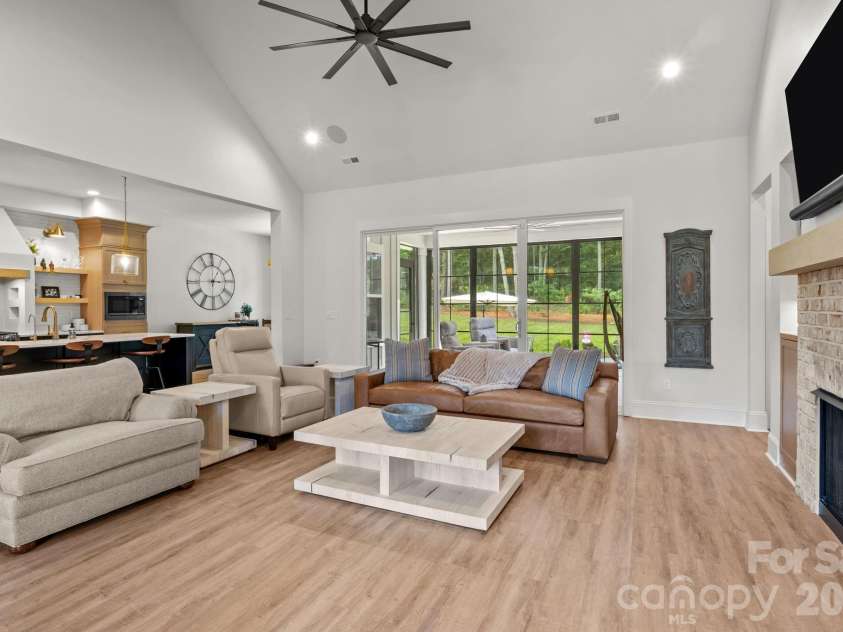 4465 Brancer Lane, Lincolnton, NC 28092.  MLS# CAR4384335, YatesRealty ID 25687. 