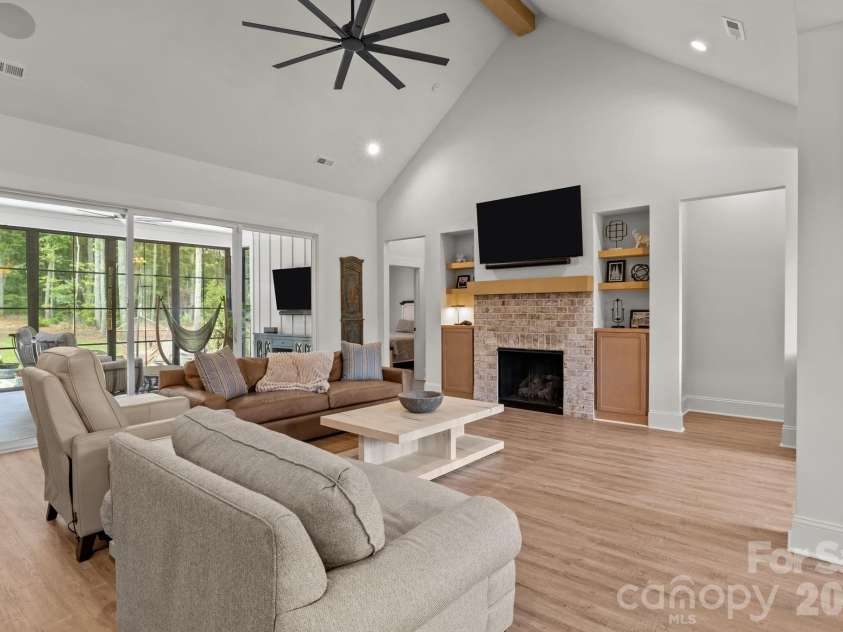 4465 Brancer Lane, Lincolnton, NC 28092.  MLS# CAR4384335, YatesRealty ID 25687. 