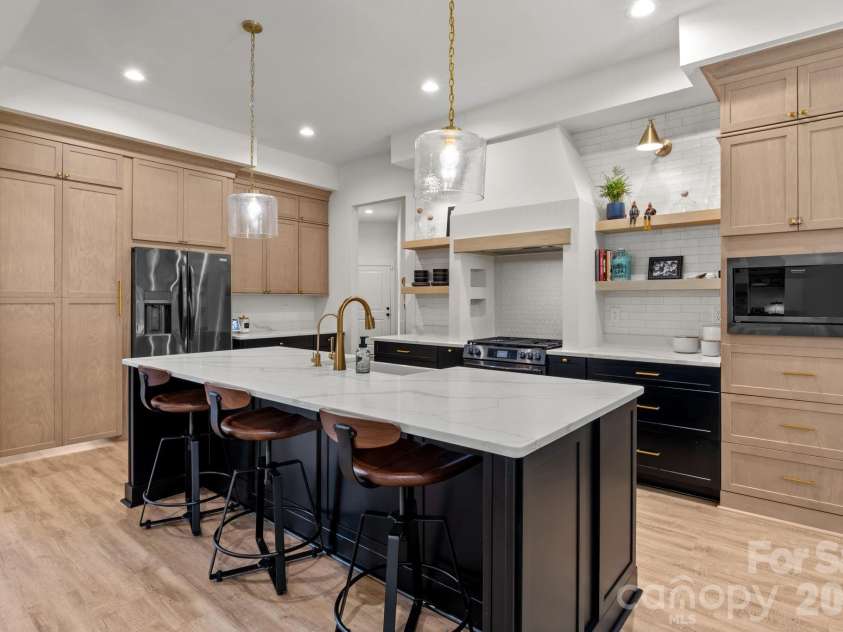 4465 Brancer Lane, Lincolnton, NC 28092.  MLS# CAR4384335, YatesRealty ID 25687. 