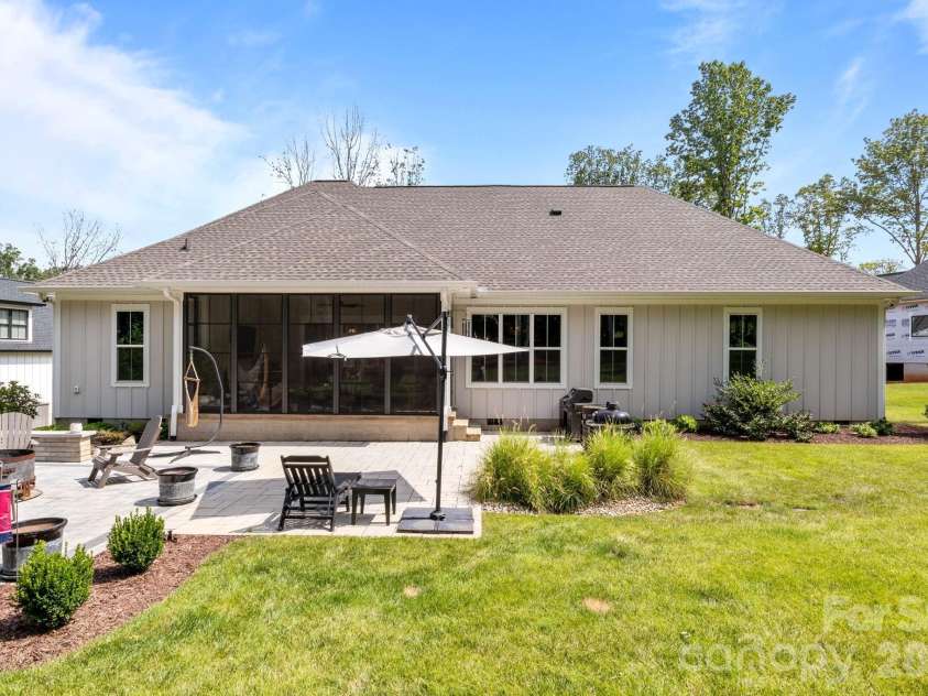 4465 Brancer Lane, Lincolnton, NC 28092.  MLS# CAR4384335, YatesRealty ID 25687. 