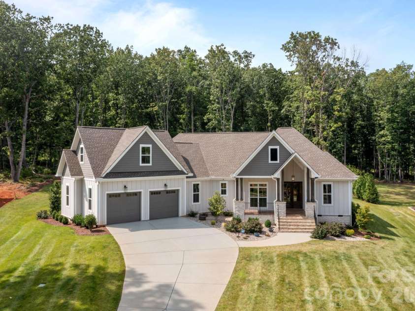 4465 Brancer Lane, Lincolnton, NC 28092.  MLS# CAR4384335, YatesRealty ID 25687. 