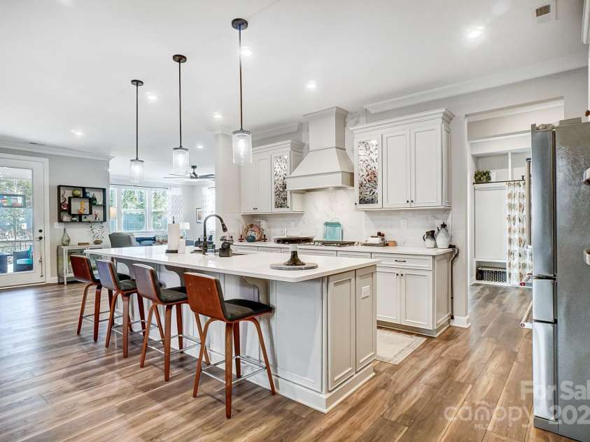 9428 Liberty Hill Drive, Mint Hill, NC 28227.  MLS# CAR4216014, YatesRealty ID 25689. Chef's kitchen