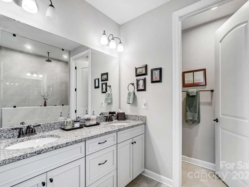 9428 Liberty Hill Drive, Mint Hill, NC 28227.  MLS# CAR4216014, YatesRealty ID 25689. Dual vanity