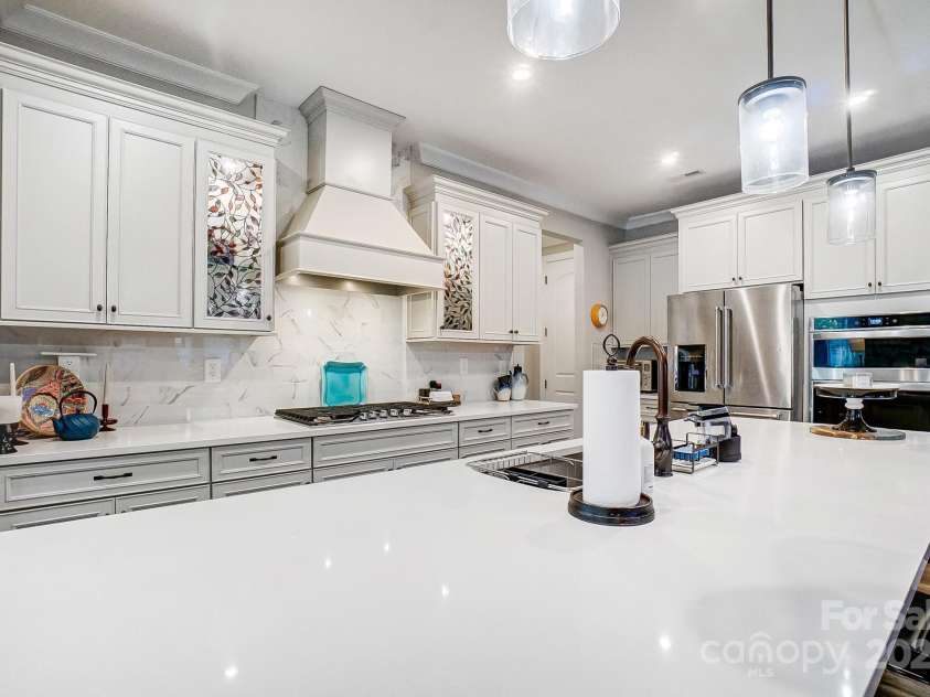 9428 Liberty Hill Drive, Mint Hill, NC 28227.  MLS# CAR4216014, YatesRealty ID 25689. Quartz