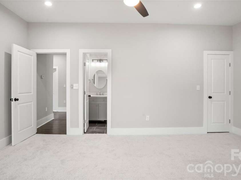 211 Tournament Drive, Concord, NC 28025.  MLS# CAR4377348, YatesRealty ID 25690. 2nd Primary Bedroom in Upper Level