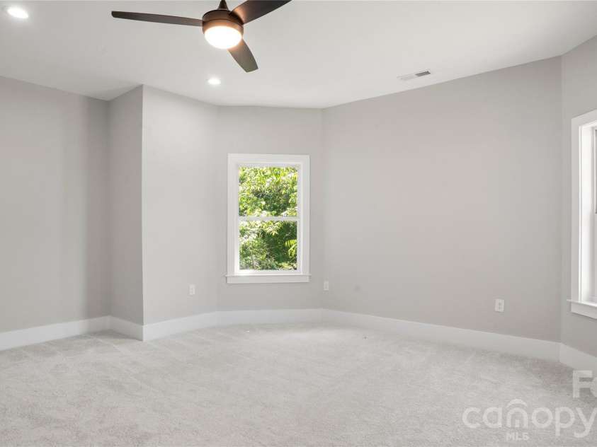 211 Tournament Drive, Concord, NC 28025.  MLS# CAR4377348, YatesRealty ID 25690. 2nd Primary Bedroom in Upper Level