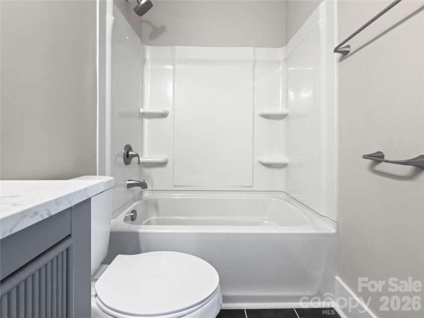 211 Tournament Drive, Concord, NC 28025.  MLS# CAR4377348, YatesRealty ID 25690. Full Bathroom on Main