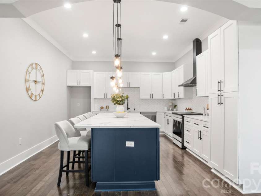 211 Tournament Drive, Concord, NC 28025.  MLS# CAR4377348, YatesRealty ID 25690. Kitchen
