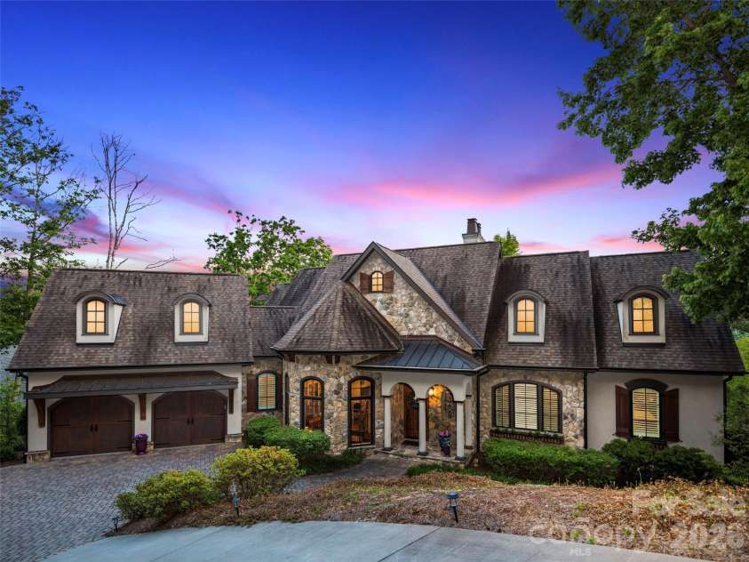 1105 Timberbluff Way, Arden, NC 28704.  MLS# CAR4381458, YatesRealty ID 25691. 