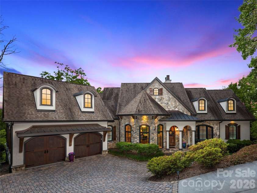 1105 Timberbluff Way, Arden, NC 28704.  MLS# CAR4381458, YatesRealty ID 25691. 